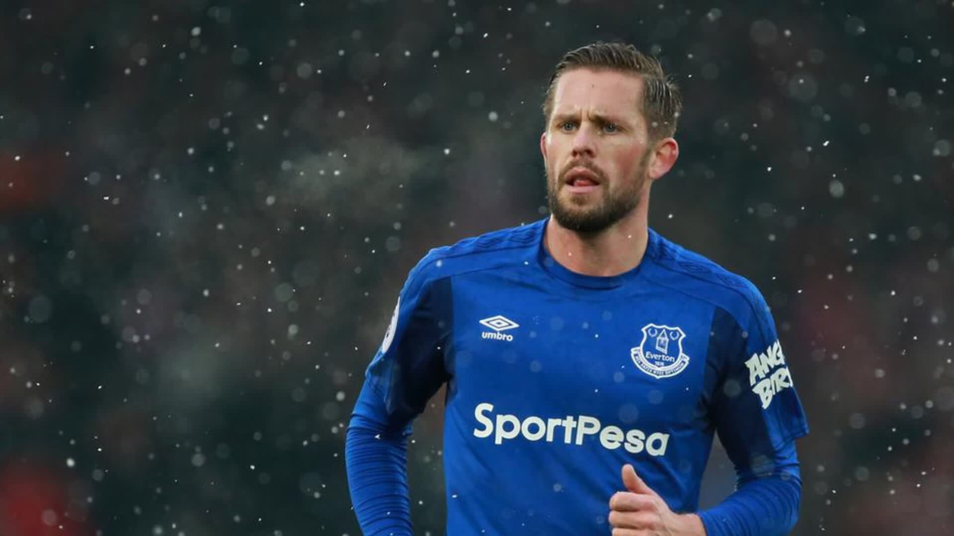 太狠了！丹佛掘金西甲远射贴柱，曼联社区盾体检德罗巴70分钟激战拜仁